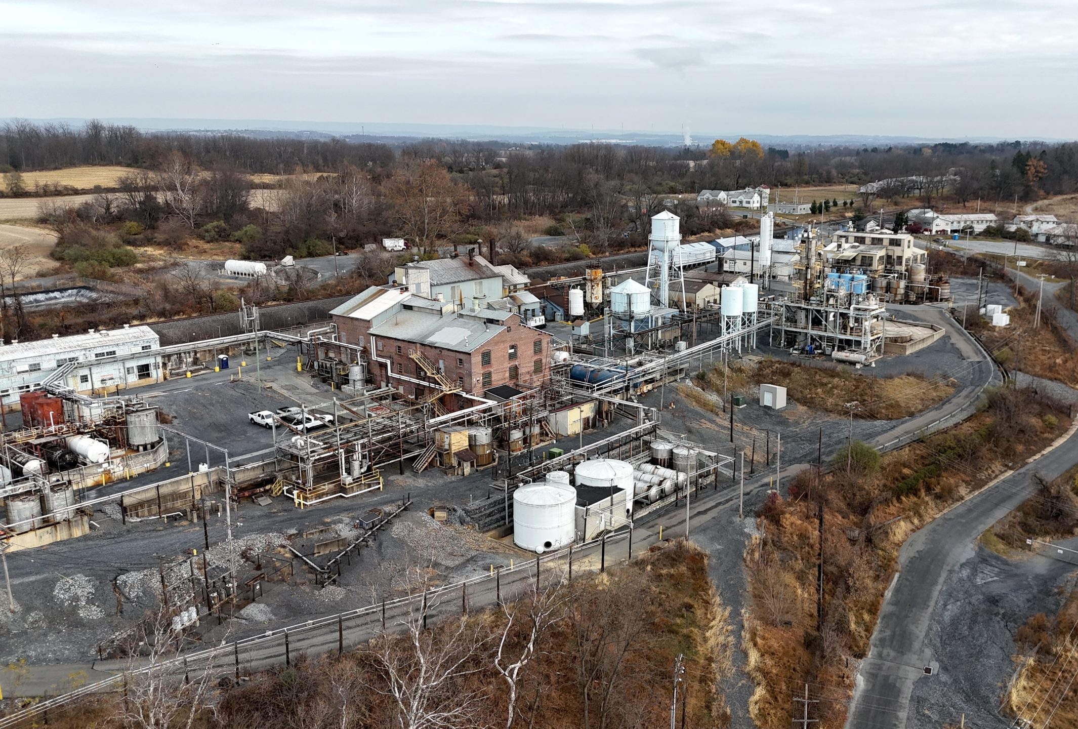 IPP rationalise le démantèlement des centrales grâce à des achats de sites complets, des transferts de risques environnementaux et des coûts de transport réduits, offrant ainsi des solutions efficaces et rentables pour chaque projet.
