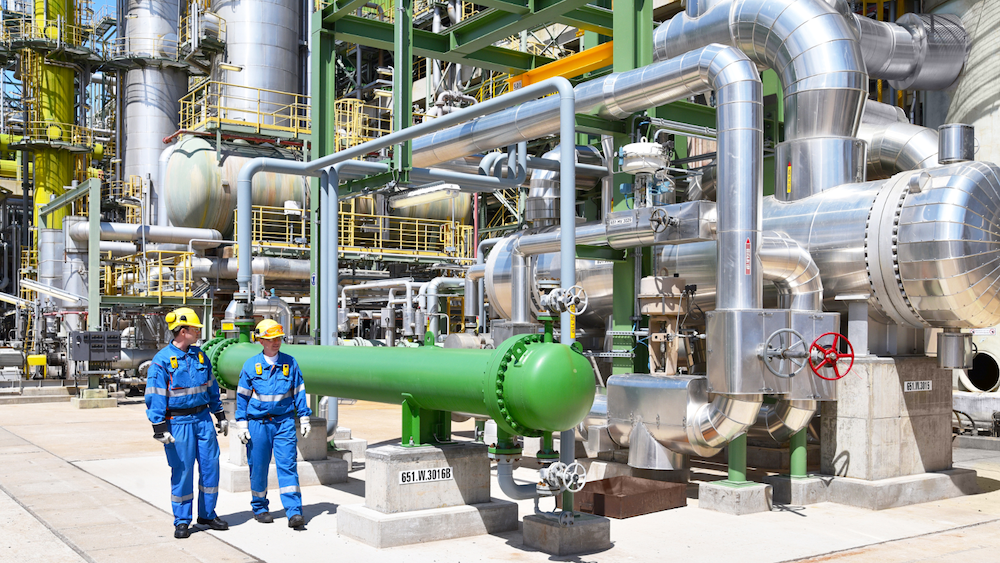 Impianto chiavi in mano in vendita Per le aziende che desiderano espandersi rapidamente, un impianto chiavi in mano offre la via più rapida per raggiungere nuova capacità produttiva. International Process Plants (IPP) è specializzata nella commercializzazione e nel trasferimento di impianti chiavi in mano in tutto il mondo, aiutando gli acquirenti ad assicurarsi strutture collaudate e i venditori a massimizzarne il valore. Con quasi 50 anni di esperienza, IPP garantisce risultati gestendo ogni fase della transazione, dalla valutazione e conformità allo smantellamento, alla spedizione e alla rimessa in servizio.