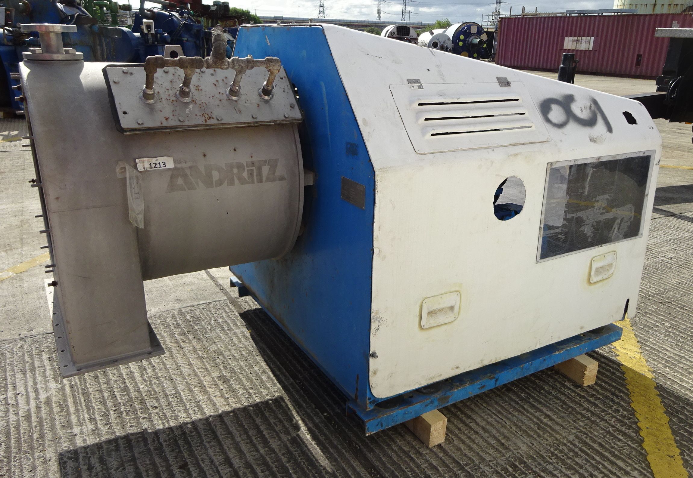 Centrifuges in stock Used and surplus centrifuges from IPP, supporting solid-liquid separation in chemical, pharma and specialty manufacturing.